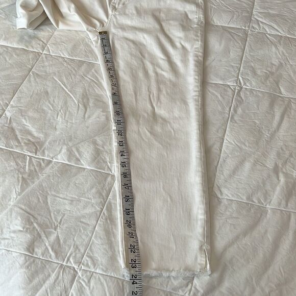 Kensie sz 10/30 off white denim crop pants raw hem with slits at side hem EUC - Picture 7 of 13